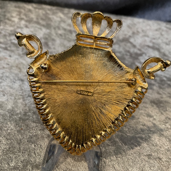 Vintage Monet Blue and Black Coat of Arms Pin - Picture 2 of 2